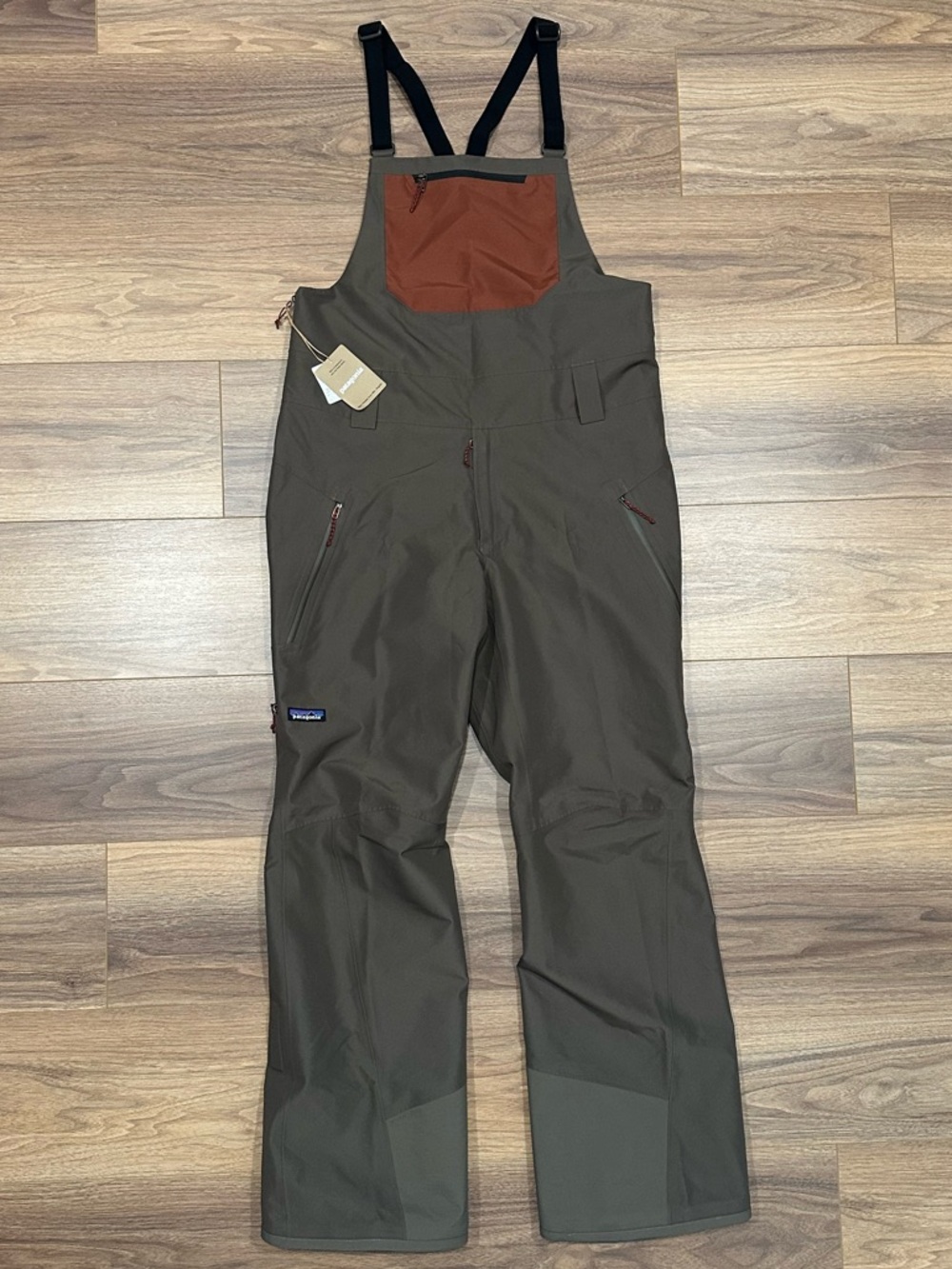 NEW Patagonia Men’s Powder Town Bibs in Marlow Brown Size Medium